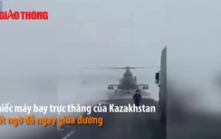 Trực thăng đỗ giữa cao tốc để... hỏi đường