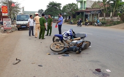 Hai xe máy đâm nhau kinh hoàng, 3 người thương vong