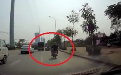 Xe tải bỏ chạy sau cú đâm văng người đi xe máy