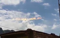 Video: "Cầu vồng lửa" rực sáng trên bầu trời Peru