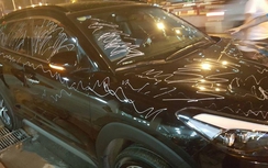 Ô tô bị vẽ bẩn giữa phố Hà Nội vì đỗ trước nhà dân