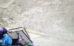 Video:Lợi dụng dẹp vỉa hè, trộm bậc tam cấp di động giữa phố