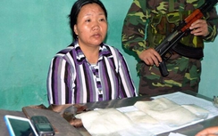 "Nữ quái" giấu hơn 1kg ma túy trong cạp quần