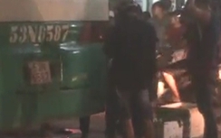 Chạy xe máy ngược chiều, nam thanh niên bị xe buýt cán tử vong