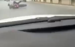 Phóng xe máy lạng lách và cái kết tê tái