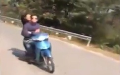 Quái xế đi xe máy buông tay đổ đèo Tam Đảo gây sốc