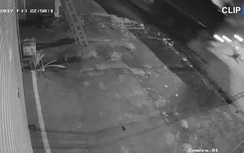 Lạnh người cảnh tai nạn thương tâm trong đêm vắng tại Hà Nội