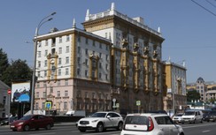 Mỹ bất ngờ ngừng cấp thị thực không di dân cho công dân Nga