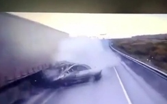 Video: Tài xế say rượu lao thẳng vào 3 ô tô, 1 người chết