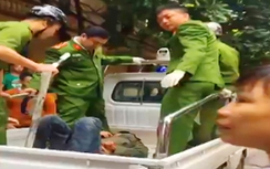 Công an nổ súng bắt kẻ "ngáo" cầm lưỡi lê uy hiếp con tin