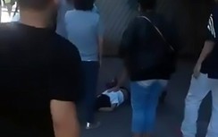 Video: Thanh niên lấy thân mình làm "đệm" cứu người rơi từ tầng 9