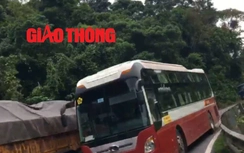 Cú lấn làn kinh hoàng của xe khách Thành Bưởi trên đèo Bảo Lộc
