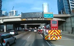 Pha "drift" chuyển làn của xe cứu hỏa khiến cả tuyến đường hoảng hồn