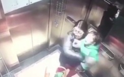 Vừa rời tay mẹ, bé gái bị giúp việc đấm liên tiếp vào bụng