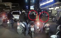 TP.HCM: Truy bắt nhóm người dàn cảnh đâm xe móc trộm 30 triệu đồng