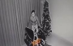 Video: Tên trộm dắt xe trả lại chủ nhà còn cẩn thận đóng cửa