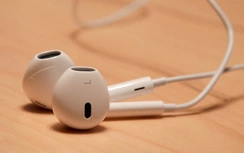 Choáng với công dụng của những lỗ nhỏ trên tai nghe iPhone