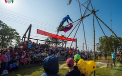 Video: Mãn nhãn màn "đu tiên" ngày Tết Mậu Tuất 2018 ở Huế