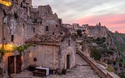 Choáng với những ngôi nhà chính quyền rao bán 1 euro ở Italia