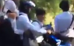 Hãi hùng: 7 nam sinh cưỡi trên một "siêu xe" máy