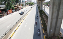 Hà Nội như "lò lửa", người dân vật vã chống nóng