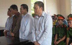 Bị kiểm tra tiếng ồn, 4 anh em cầm gạch đánh công an xã