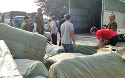 Phát hiện "tổng kho" hàng lậu ngay giữa Thủ đô