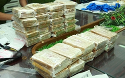 Phát hiện 50 bánh heroin trong chiếc ô tô vô chủ