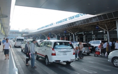 Tân Sơn Nhất thiếu trầm trọng chỗ đậu taxi