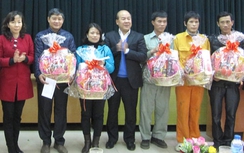 “Tết này nhớ lì xì cho anh em…”