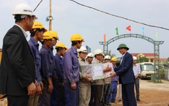 Sở GTVT Quảng Bình động viên thi công cầu Lý Hòa ngày Tết