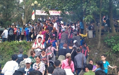 Hàng vạn người đổ về “Hoan Châu đệ nhất danh thắng”