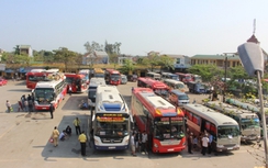 Huế: Bến xe cháy vé, giá xe ngoài "cắt cổ"