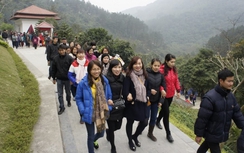 Cán bộ không được sa đà vào du xuân, lễ hội