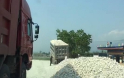 Xe 12 tấn, lái xe hồn nhiên khoe “bí kíp” chở... 65 tấn