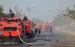 "Bà hỏa" thiêu rụi xưởng sản xuất giấy vệ sinh