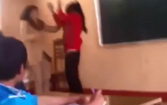 Cô giáo nhảy lên ghế, tát vào mặt nữ sinh, dọa cắt cổ