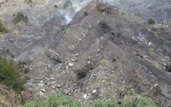 Clip: Hiện trường vụ máy bay rơi ở Pháp