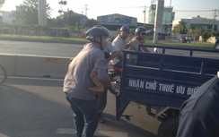 Xe máy đâm liên hoàn, 2 người nhập viện khẩn tại TP HCM