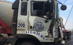 Tai nạn liên hoàn, cầu Phú Mỹ kẹt cứng