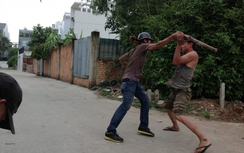 Cán bộ xã đánh hội đồng dân phòng