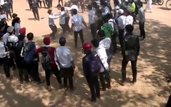 Clip học sinh chia phe hỗn chiến như giang hồ