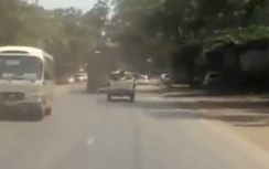 Xem CSGT Hòa Bình truy đuổi xe tải điên như phim hành động