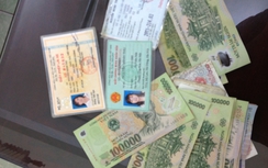 CSGT nhặt được ví tiền tìm trả "khổ chủ"