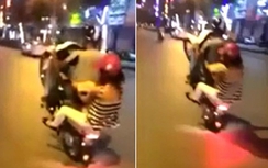 Dựng tóc gáy với màn bốc đầu xe của cả gia đình