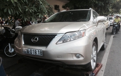 CSGT "lật mặt" 2 nhà báo dởm đi Lexus biển giả