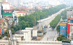 Xén vỉa hè, phân luồng để thi công ga La Thành