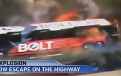 Xe buýt nổ tung khi đang trên đường cao tốc