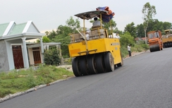 Hy hữu: Nữ sinh đi bộ qua đường bị xe lu cán chết