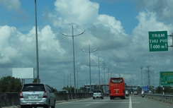 Tái diễn nạn "xin đểu" trên cao tốc TP HCM - Trung Lương